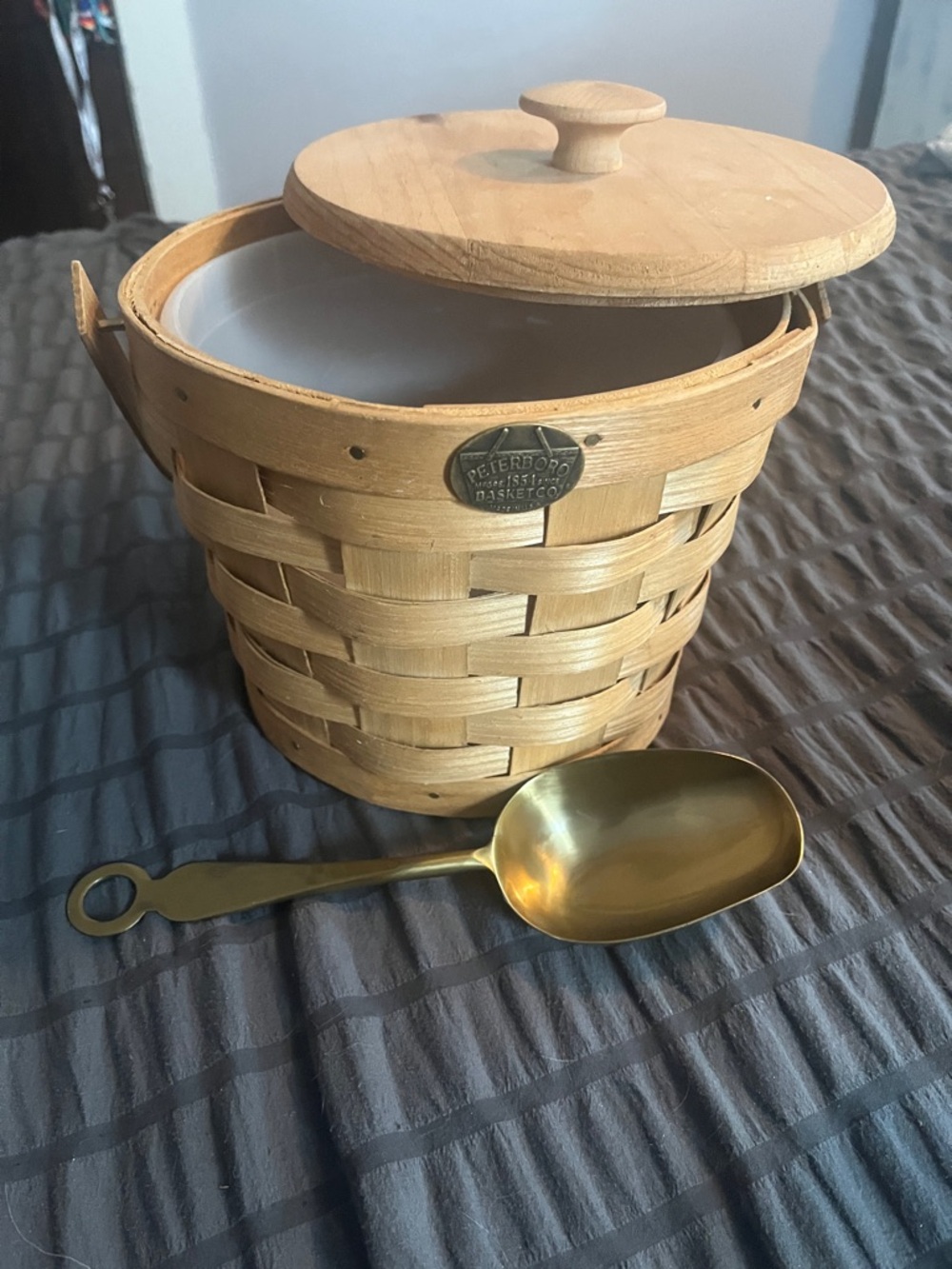 PETERBORO Natural Wood Woven Ice Basket with White Liner and Gold Spoon